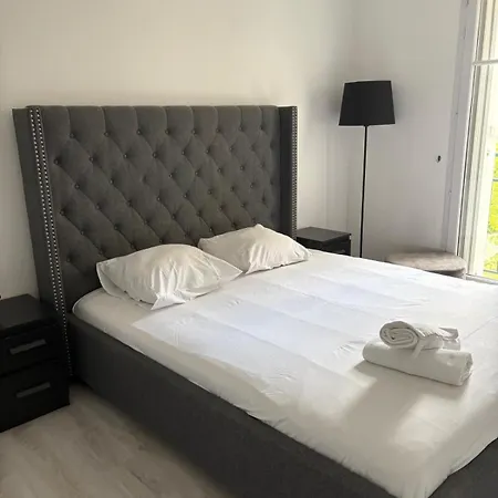 Apartment In Two Min