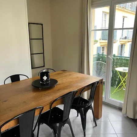 Apartment In Two Min Chessy (Seine-et-Marne)