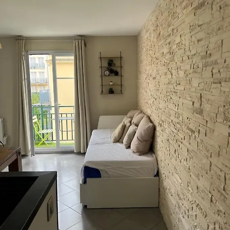 In Two Min Chessy (Seine-et-Marne)